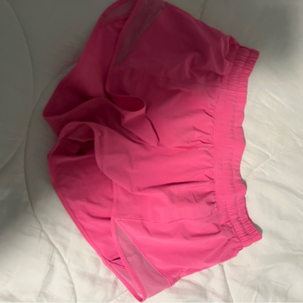 Lululemon Hotty Hot 2.5 shorts